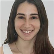 Estudiante de magisterio da clases de apoyo escolar con alto nivel de inglés